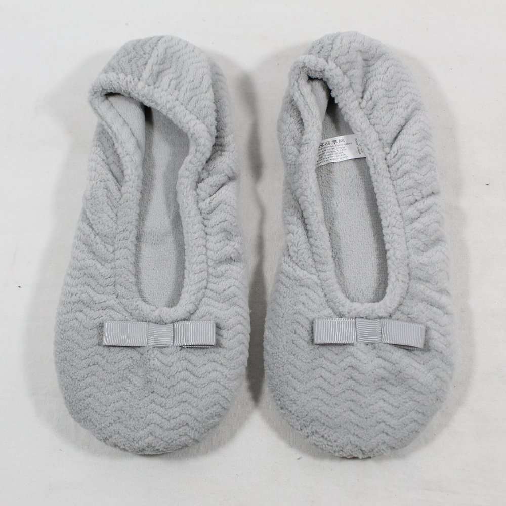 Isotoner Women's Chevron Microterry Ballerina House Slipper - Light Gray 6.5-7.5